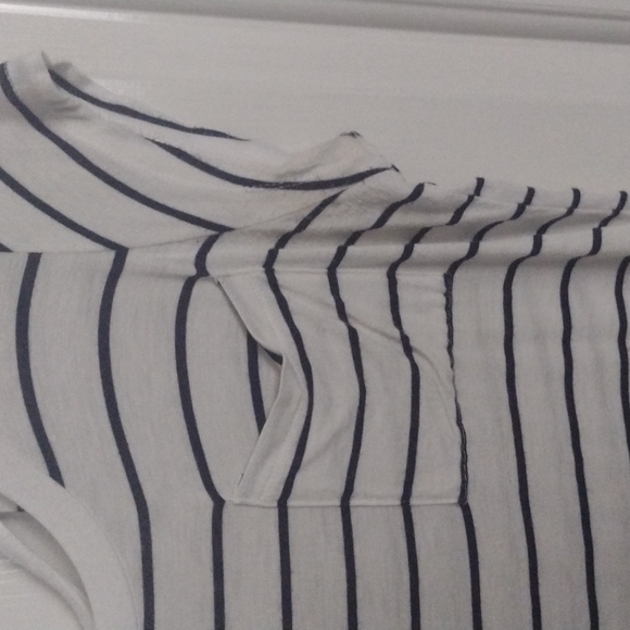 Shirt - Picture 4 of 5